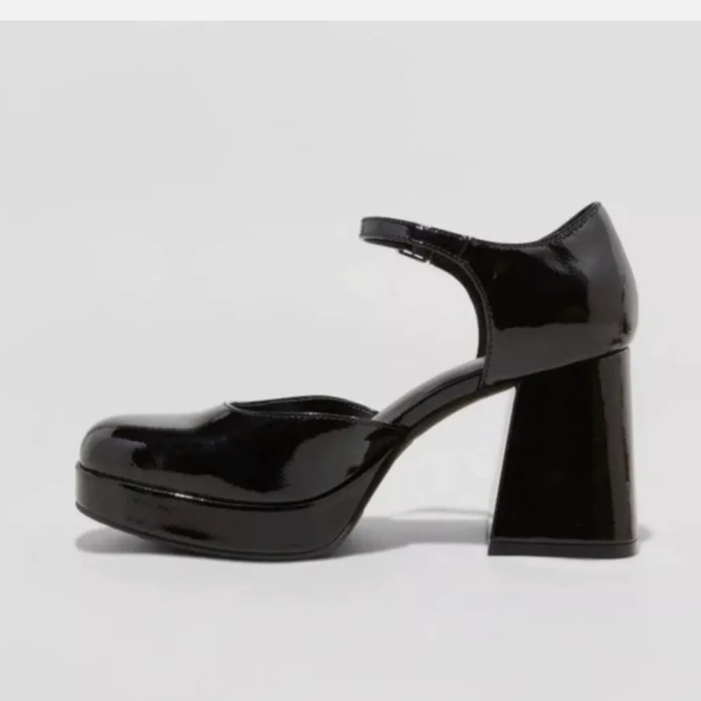 Glossy Black Platform Heels with Chunky Block Heel
